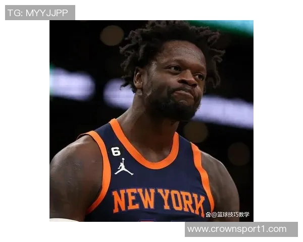 兰德尔表现平平全场10投仅4中贡献16分5篮板1助攻次节状态低迷未能得分